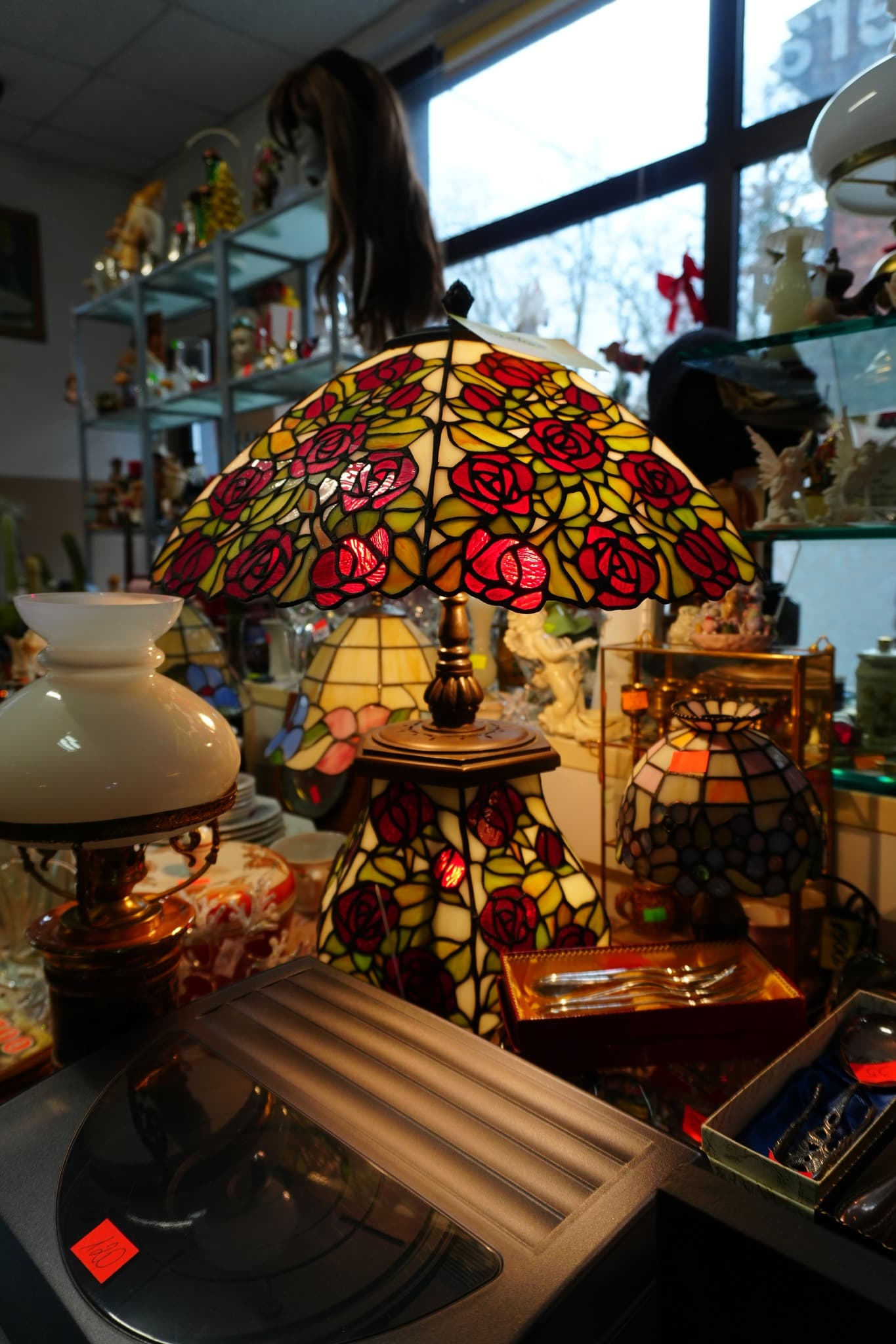 Lampa Tiffany w sklepie Antyki Fulbier